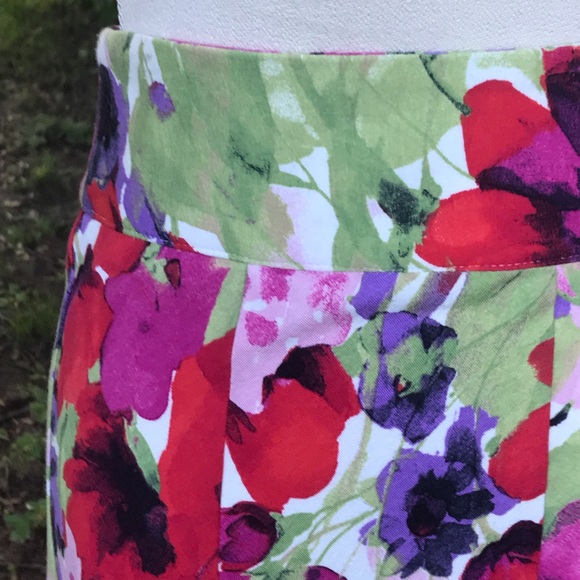 Judy Lee Cole☀️Floral swingy skirt - Picture 2 of 10